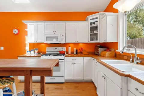 Kitchen - 68 Kings Ferry Way, Saint Augustine, FL 32084 photo 4 of 4