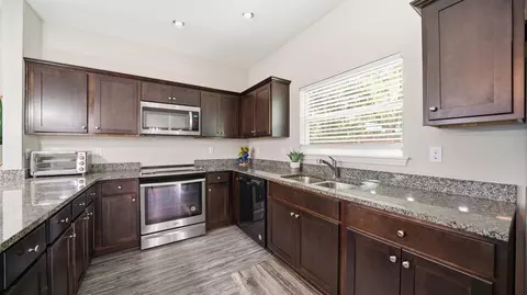 Kitchen - 241 Columbus St, Saint Augustine, FL 32084 photo 4 of 5
