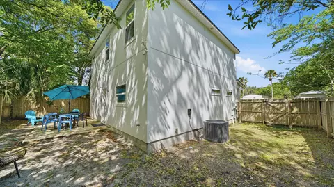 Exterior - 241 Columbus St, Saint Augustine, FL 32084 photo 7 of 9
