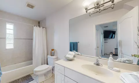 Bath - 330 Segovia, Saint Augustine, FL 32086 photo 1 of 2