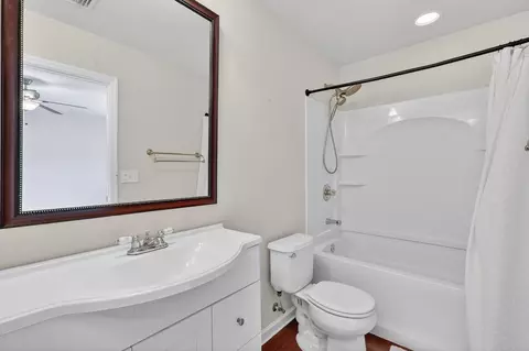 Bath - 112 Bay Bridge Dr, Saint Augustine, FL 32080 photo 3 of 4