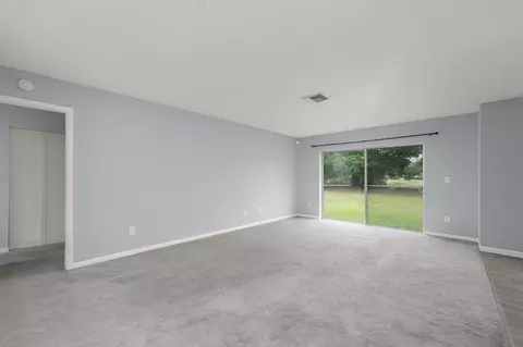 Living - 425 Sevilla Dr, Saint Augustine, FL 32086 photo 3 of 5