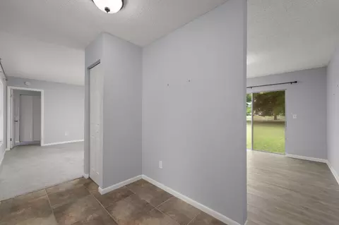 Entry Way - 425 Sevilla Dr, Saint Augustine, FL 32086 photo 1 of 3