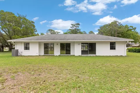 Exterior - 425 Sevilla Dr, Saint Augustine, FL 32086 photo 4 of 8