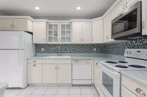 Kitchen - 425 Sevilla Dr, Saint Augustine, FL 32086 photo 1 of 2
