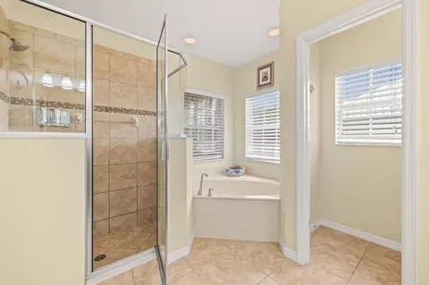 Bath - 1184 Overdale Rd, Saint Augustine, FL 32080 photo 2 of 7