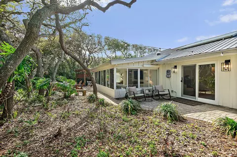 Exterior - 27 Ocean Trace Rd, Saint Augustine, FL 32080 photo 5 of 18