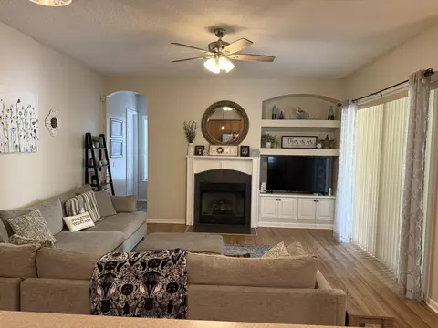 Living - 356 Palmas Cir, Saint Augustine, FL 32086 photo 2 of 3