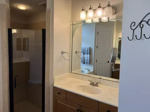 Bath - 356 Palmas Cir, Saint Augustine, FL 32086 photo 2 of 7