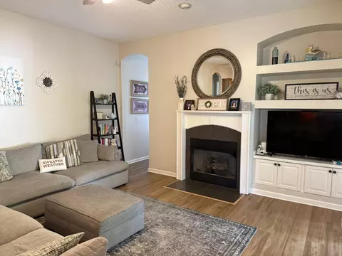 Living - 356 Palmas Cir, Saint Augustine, FL 32086 photo 3 of 3