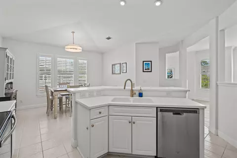 Kitchen - 110 Sunset Cir, Saint Augustine, FL 32080 photo 4 of 4