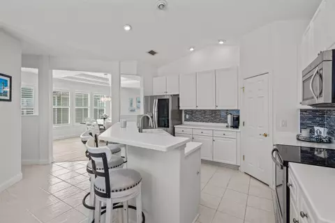 Kitchen - 110 Sunset Cir, Saint Augustine, FL 32080 photo 3 of 4