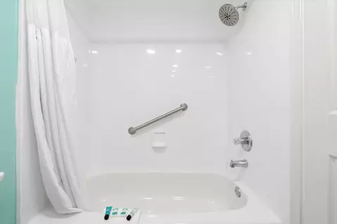 Bath - 6970 A1a S 312, Saint Augustine, FL 32080 photo 2 of 2