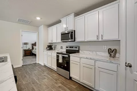 Kitchen - 56 Cannon Ball Dr, Saint Augustine, FL 32084 photo 5 of 7