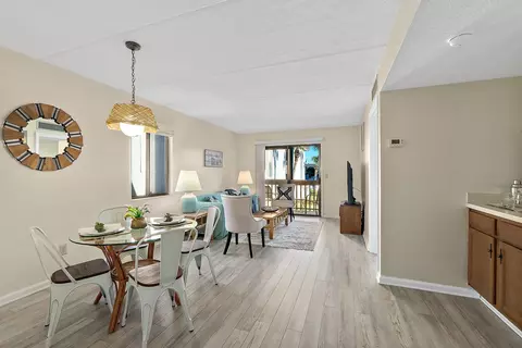 Dining - 880 A1a Beach Blvd #1208, Saint Augustine Beach, FL 32080 photo 1 of 1