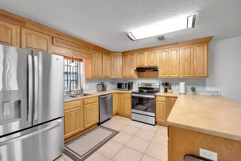 Kitchen - 16 12th St #C, Saint Augustine, FL 32080 photo 1 of 4