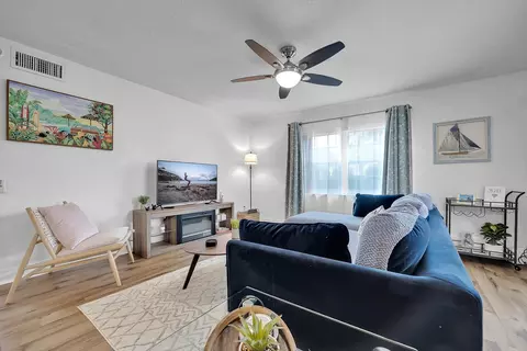 Living - 16 12th St #C, Saint Augustine, FL 32080 photo 1 of 7