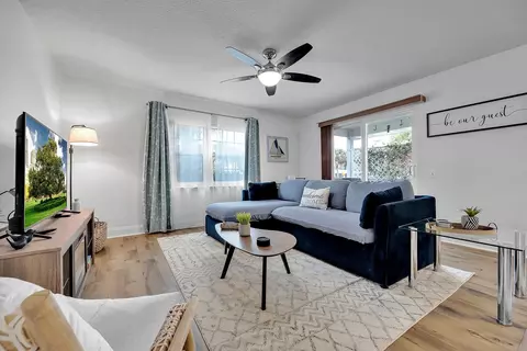 Living - 16 12th St #C, Saint Augustine, FL 32080 photo 3 of 7