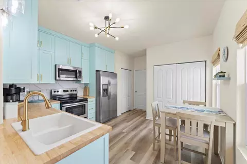 Kitchen - 249 Whitland Way, Saint Augustine, FL 32086 photo 3 of 5