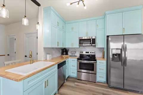 Kitchen - 249 Whitland Way, Saint Augustine, FL 32086 photo 4 of 5