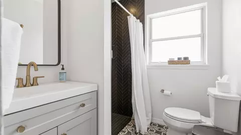 Bath - 22 Montrano Ave, Saint Augustine, FL 32080 photo 4 of 9