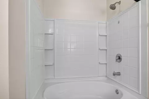 Bath - 32 Green Palm Ct, Saint Augustine, FL 32086 photo 2 of 4