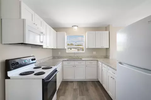 Kitchen - 207 9th St, Saint Augustine, FL 32080 photo 1 of 4