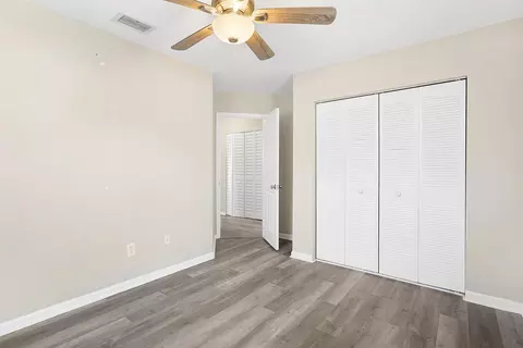 Bedroom - 207 9th St, Saint Augustine, FL 32080 photo 5 of 10