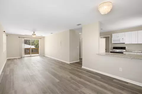 Living - 207 9th St, Saint Augustine, FL 32080 photo 3 of 9