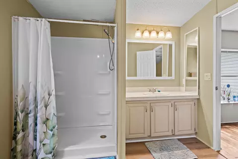 Bath - 2130 Carter Rd, Saint Augustine, FL 32084 photo 2 of 7