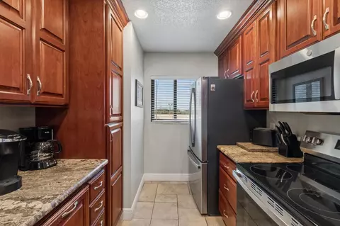 Kitchen - 6100 S A1a #417, Saint Augustine, FL 32080 photo 4 of 5