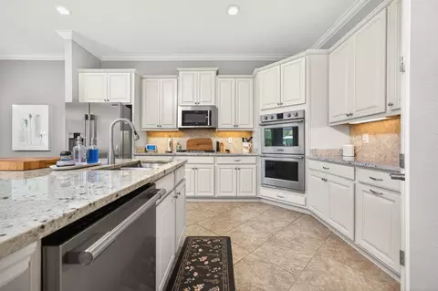 Kitchen - 63 Derecho Ln, Saint Augustine, FL 32095 photo 3 of 4