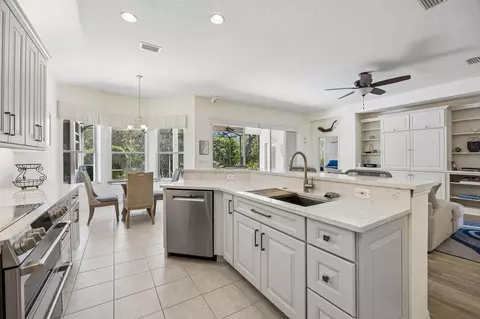 Kitchen - 789 El Vergel Ln, Saint Augustine, FL 32080 photo 4 of 5
