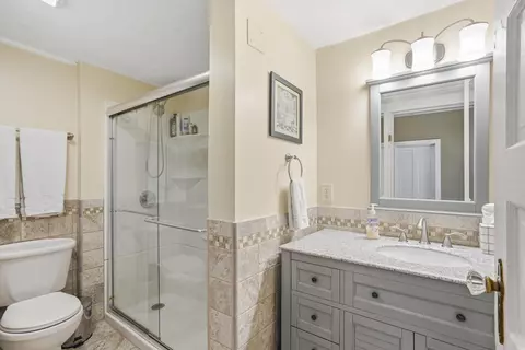 Bath - 53 Sanford St, Saint Augustine, FL 32084 photo 5 of 6