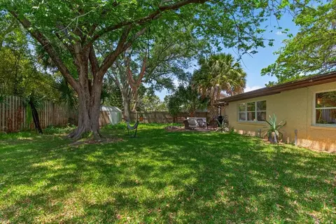 Exterior - 205 Zoratoa Ave, Saint Augustine, FL 32080 photo 5 of 8