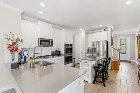 Kitchen - 129 Silver Creek Pl, Saint Augustine, FL 32095 photo 4 of 5
