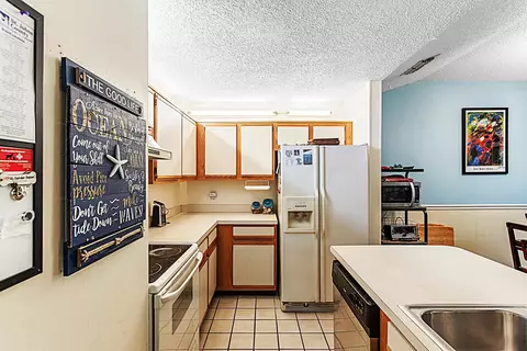 Kitchen - 28 Catalonia Ct, Saint Augustine, FL 32086 photo 3 of 5