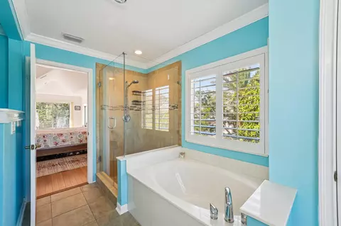 Bath - 4325 Palmetto St, Saint Augustine, FL 32084 photo 4 of 8