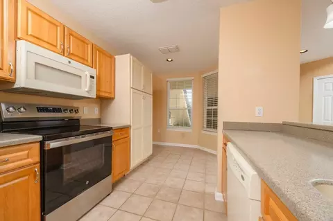 Kitchen - 1700 Prestwick Pl, Saint Augustine, FL 32086 photo 4 of 4