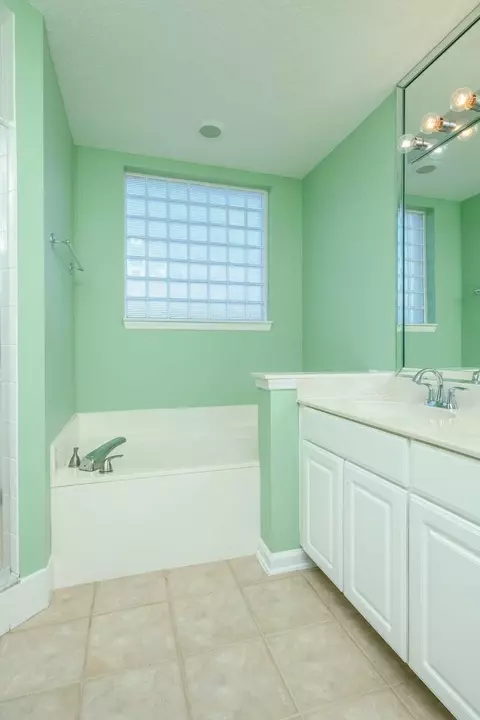 Bath - 1700 Prestwick Pl, Saint Augustine, FL 32086 photo 2 of 6
