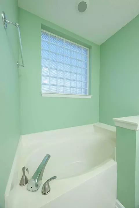 Bath - 1700 Prestwick Pl, Saint Augustine, FL 32086 photo 4 of 6