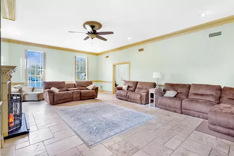 Living - 40 Willow Dr, Saint Augustine Beach, FL 32080 photo 1 of 6
