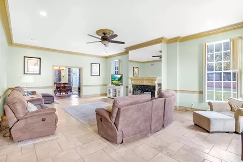 Living - 40 Willow Dr, Saint Augustine Beach, FL 32080 photo 2 of 6