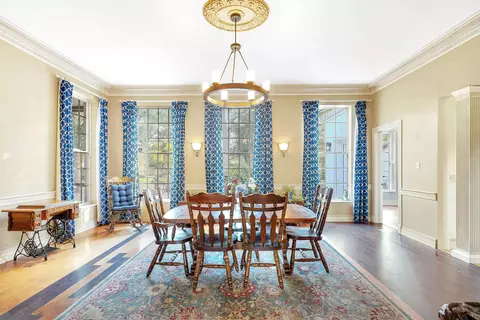 Dining - 40 Willow Dr, Saint Augustine Beach, FL 32080 photo 2 of 3