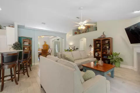 Living - 2100 Marsh Hen Ct, Saint Augustine, FL 32084 photo 2 of 2