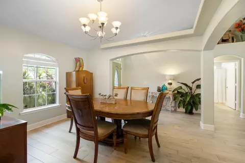 Dining - 2100 Marsh Hen Ct, Saint Augustine, FL 32084 photo 2 of 2