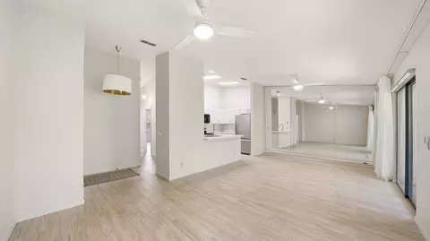 Living - 32 Navarra Ct, Saint Augustine, FL 32086 photo 5 of 7
