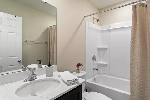 Bath - 251 Mustard Hill Ct, Saint Augustine, FL 32086 photo 1 of 3
