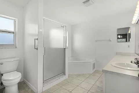 Bath - 444 Mango Cir, Saint Augustine, FL 32095 photo 2 of 3