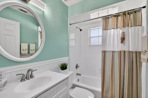 Bath - 639 Aleida Dr, Saint Augustine, FL 32086 photo 4 of 4